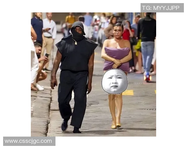 足球明星化身普通路人街头现身引发粉丝热议与惊喜反应